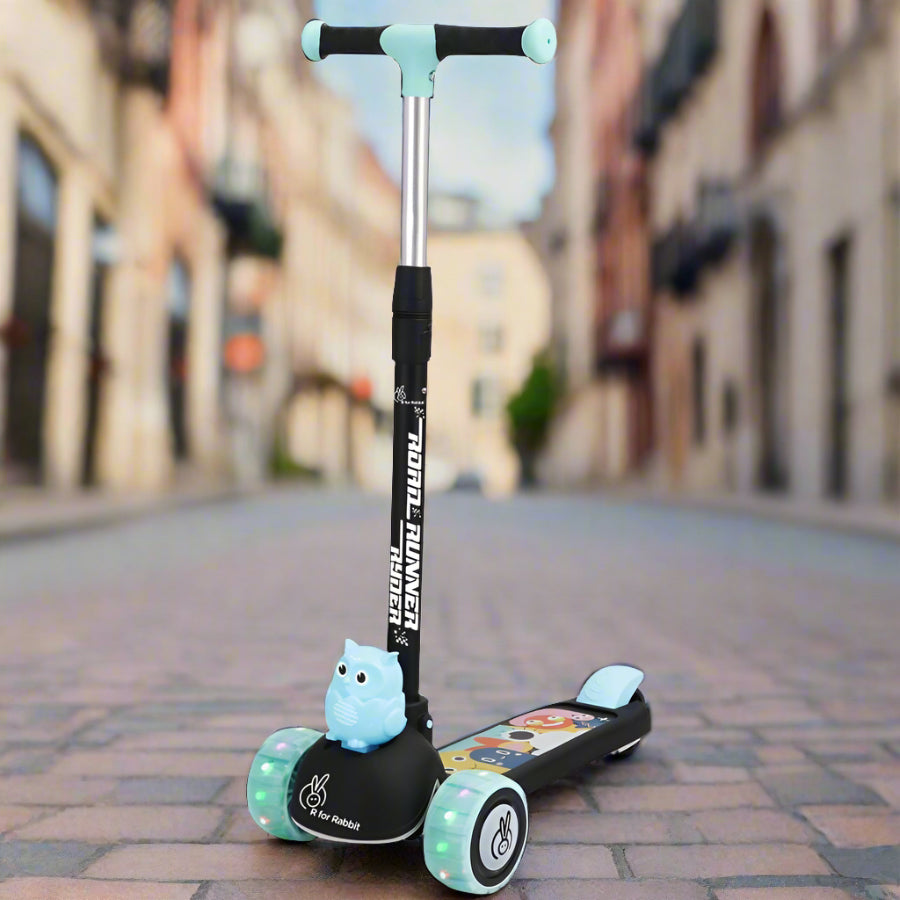 3-wheel children’s scooter with LED wheels and adjustable handlebar