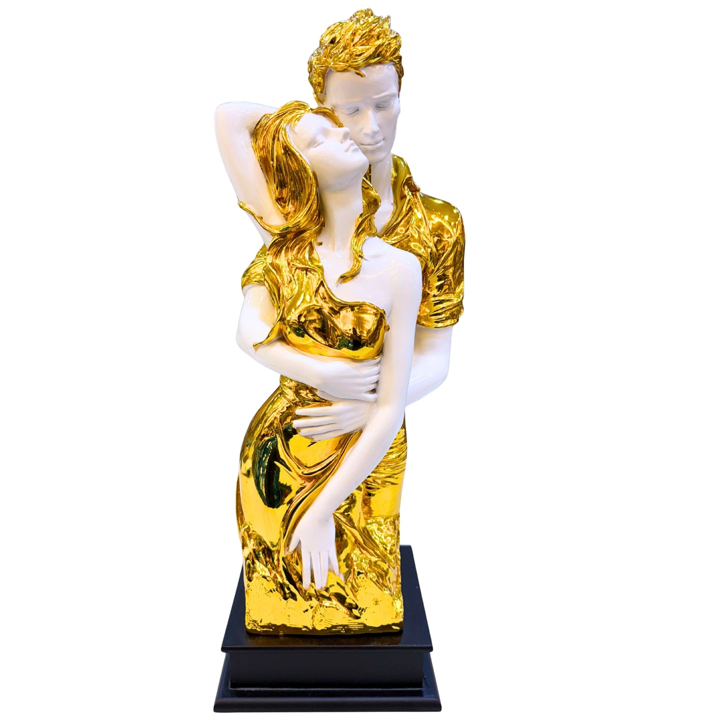 Front view of romantic golden couple statue – handcrafted resin love showpiece for home décor and gifting.