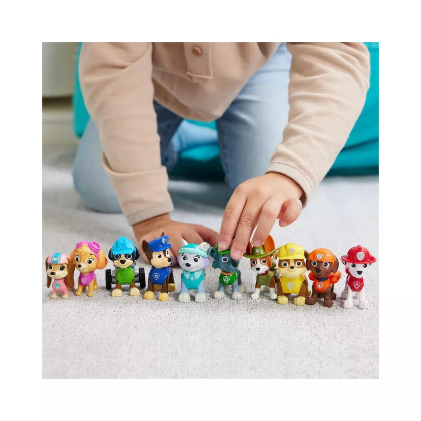 Paw Patrol All Paws Gift Set featuring Everest and Tracker figures.